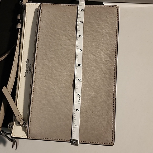 Kate Spade New York Cameron Zip Crossbody Like New - Picture 7 of 9
